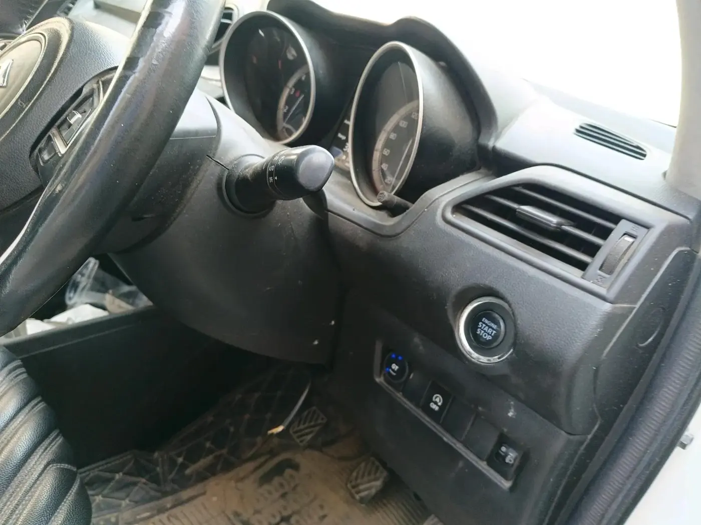 2022 Maruti Swift ZXI PLUS, CNG, Manual, 50,000 km, interior