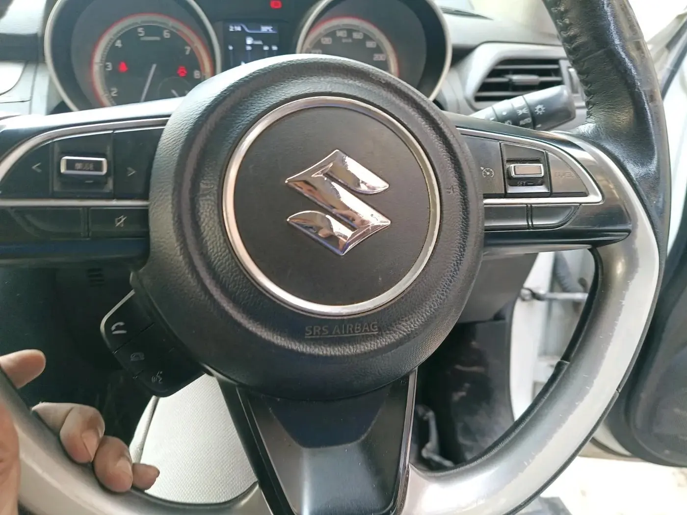 2022 Maruti Swift ZXI PLUS, CNG, Manual, 50,000 km, interior