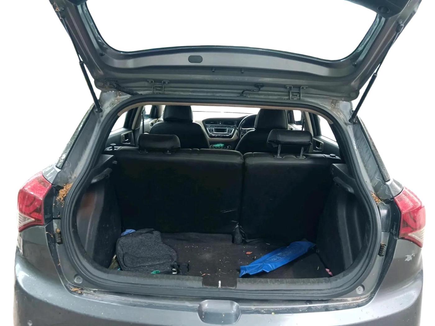 2015 Hyundai Elite i20 ASTA 1.2, Petrol, Manual, 1,29,514 km, exterior