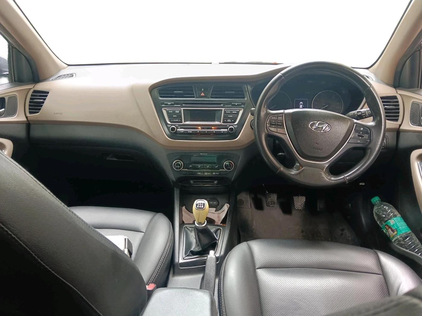 2015 Hyundai Elite i20 ASTA 1.2, Petrol, Manual, 1,29,514 km, interior