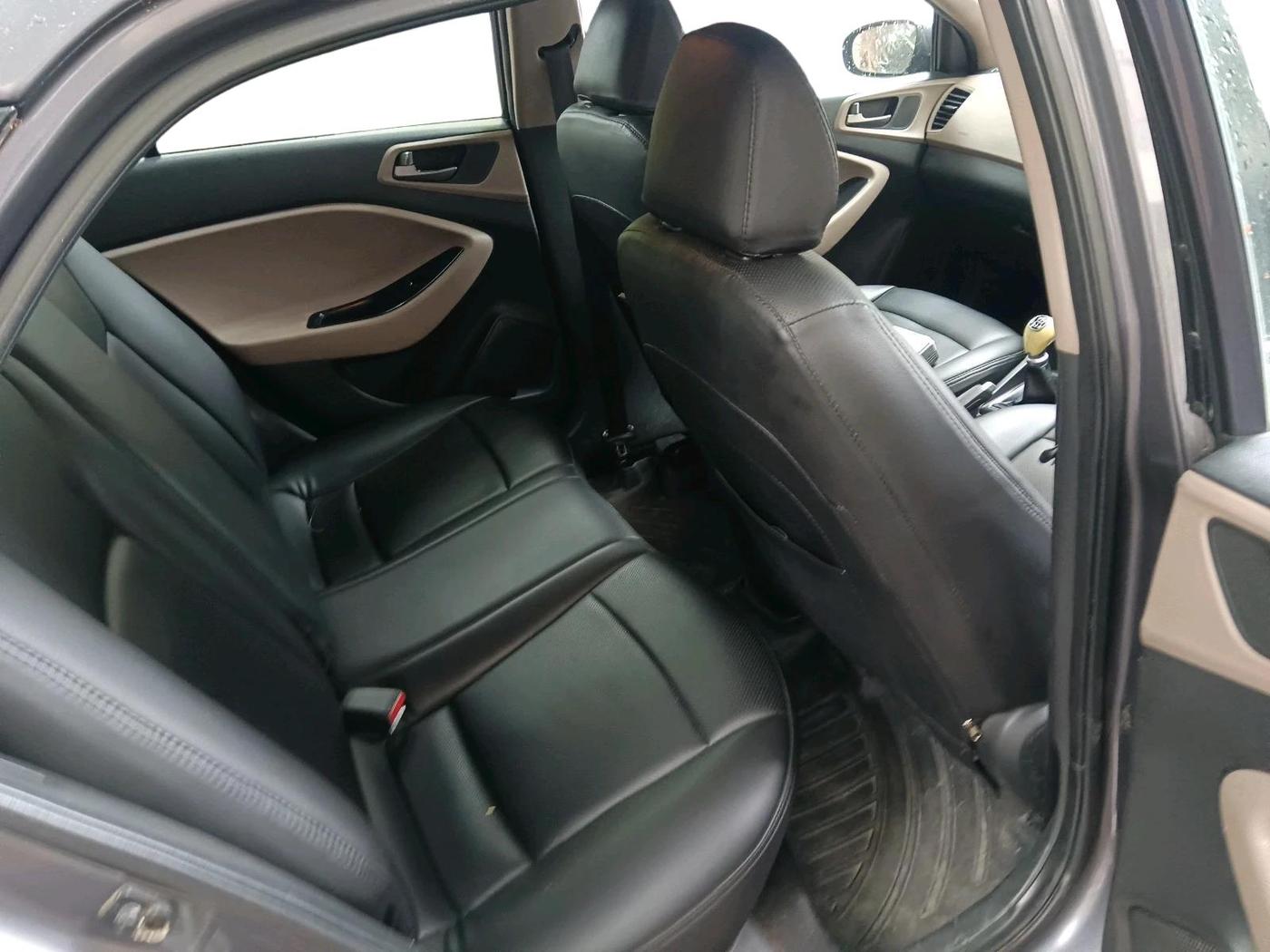2015 Hyundai Elite i20 ASTA 1.2, Petrol, Manual, 1,29,514 km, interior