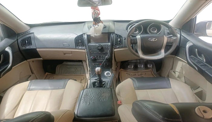 2016 Mahindra XUV500 W10, Diesel, Manual, 1,00,168 km, interior