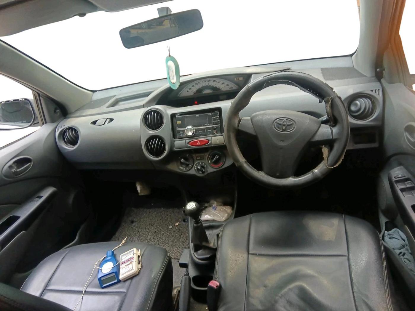 2012 Toyota Etios Liva G, Petrol, Manual, 91,723 km, interior