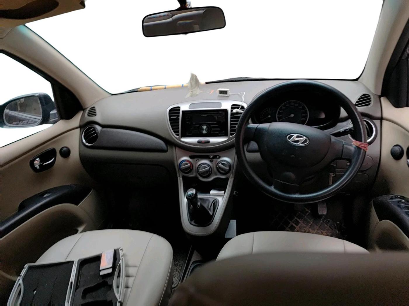 2011 Hyundai i10 MAGNA 1.2, Petrol, Manual, 41,220 km, interior