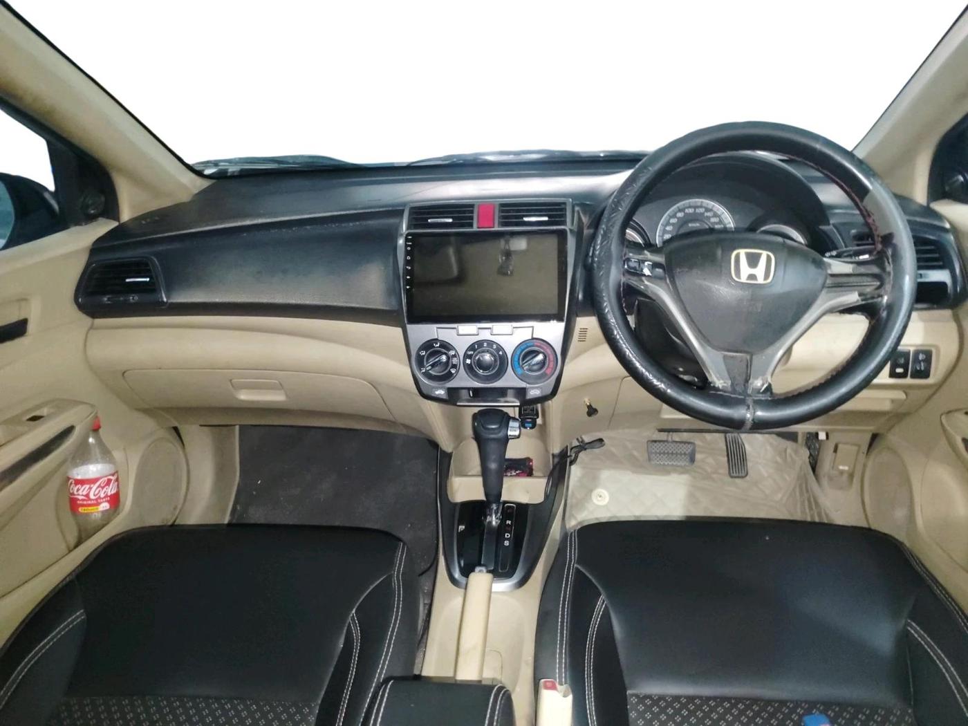 2013 Honda City 1.5L I-VTEC S AT, CNG, Automatic, 1,36,029 km, interior