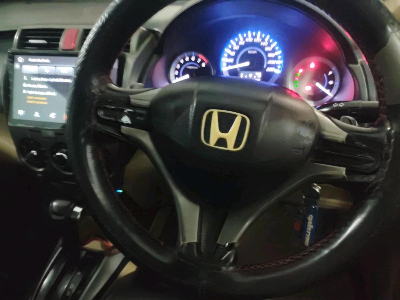 2013 Honda City 1.5L I-VTEC S AT, CNG, Automatic, 1,36,029 km, interior