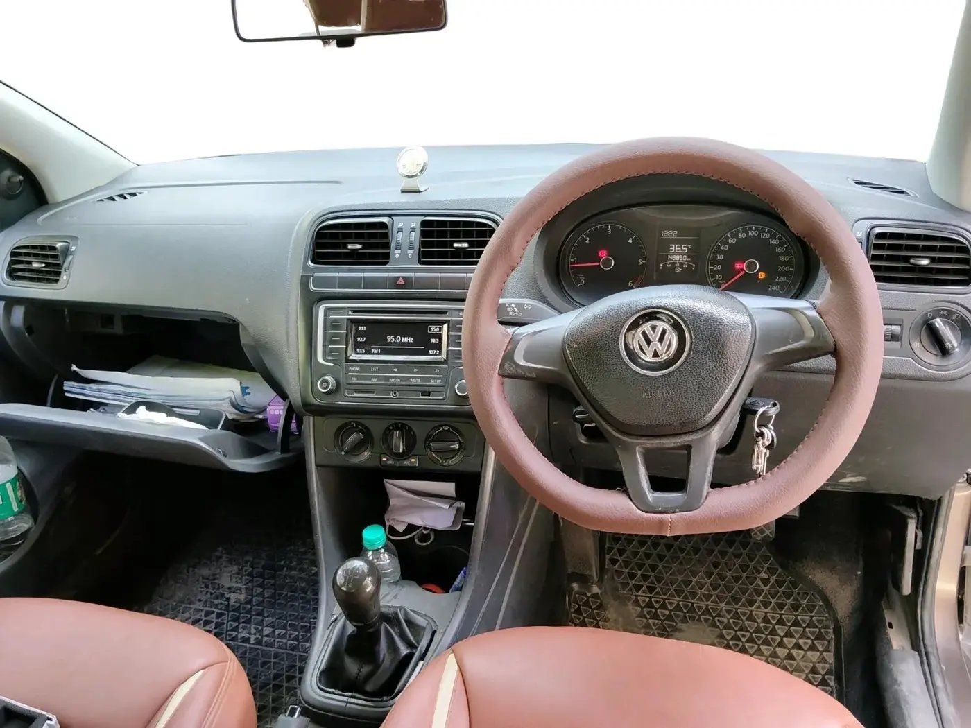 2017 Volkswagen Ameo TRENDLINE 1.5L, Diesel, Manual, 1,49,850 km, interior