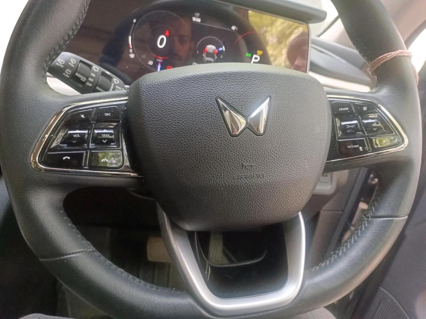 2024 Mahindra XUV700 AX 7 P AT 7 STR, Petrol, Automatic, 9,649 km, interior