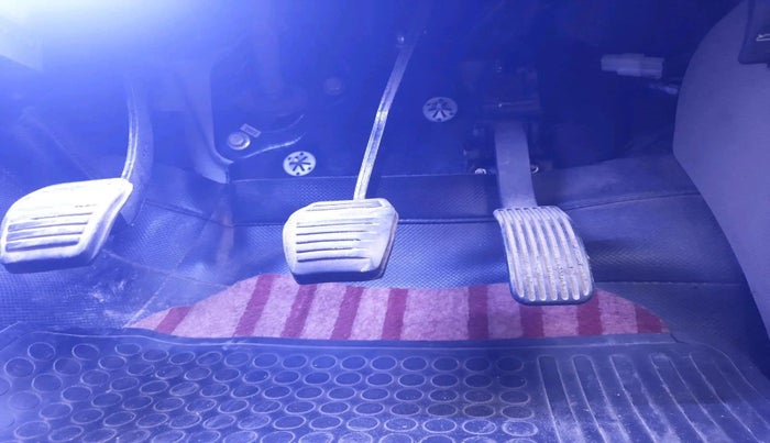 2016 Mahindra TUV300 T6, Diesel, Manual, 1,19,811 km, interior