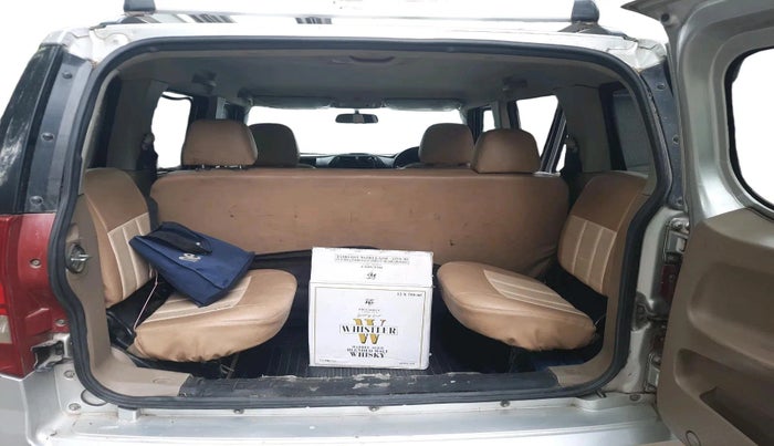 2016 Mahindra TUV300 T6, Diesel, Manual, 1,19,811 km, interior