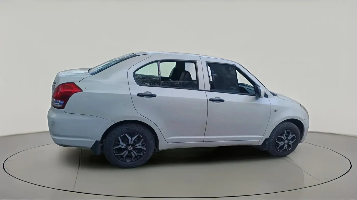 2011 Maruti Swift Dzire LXI, Petrol, Manual, 1,04,816 km, exterior