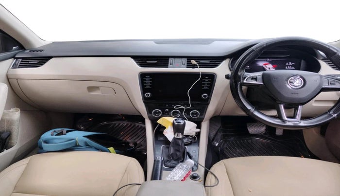 2019 Skoda Octavia L&K 1.8 TSI AT, Petrol, Automatic, 1,27,078 km, interior