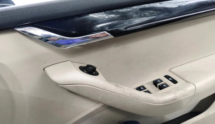 2019 Skoda Octavia L&K 1.8 TSI AT, Petrol, Automatic, 1,27,078 km, interior