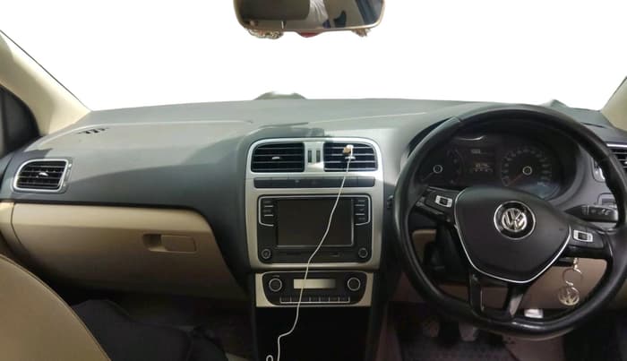 2017 Volkswagen Ameo HIGHLINE1.2L PLUS 16 ALLOY, Petrol, Manual, 63,400 km, interior