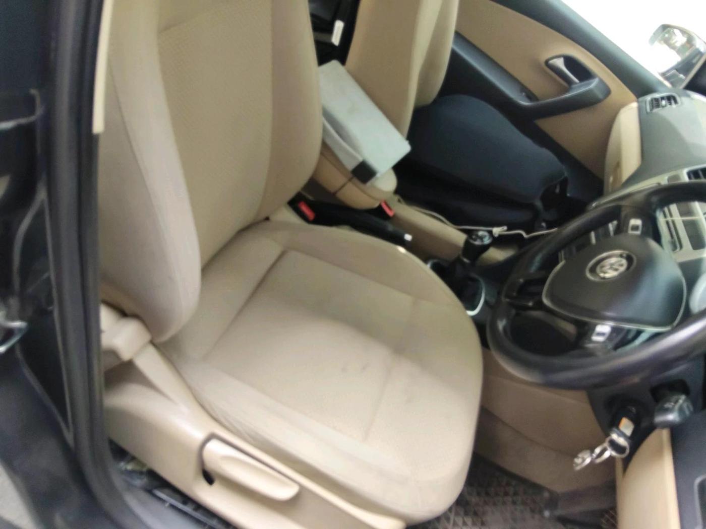 2017 Volkswagen Ameo HIGHLINE1.2L PLUS 16 ALLOY, Petrol, Manual, 63,400 km, interior