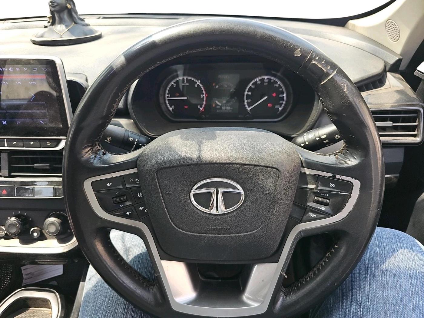 2021 Tata Harrier XE 2.0L KRYOTEC, Diesel, Manual, 92,498 km, interior