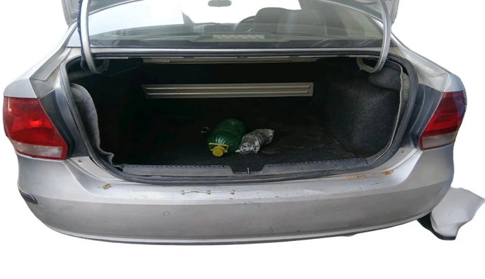 2012 Volkswagen Vento COMFORTLINE 1.6, Petrol, Manual, 1,10,567 km, exterior