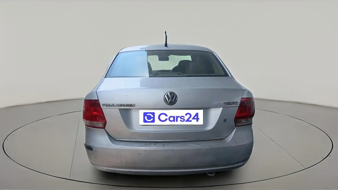 2012 Volkswagen Vento COMFORTLINE 1.6, Petrol, Manual, 1,88,201 km, exterior