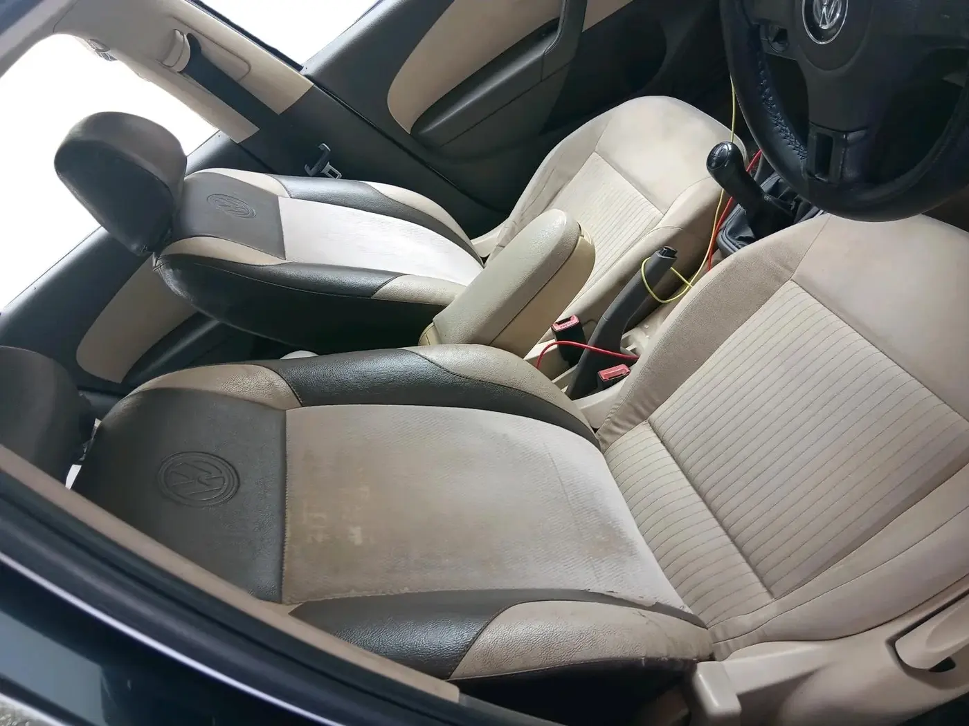 2012 Volkswagen Vento COMFORTLINE 1.6, Petrol, Manual, 1,88,201 km, interior