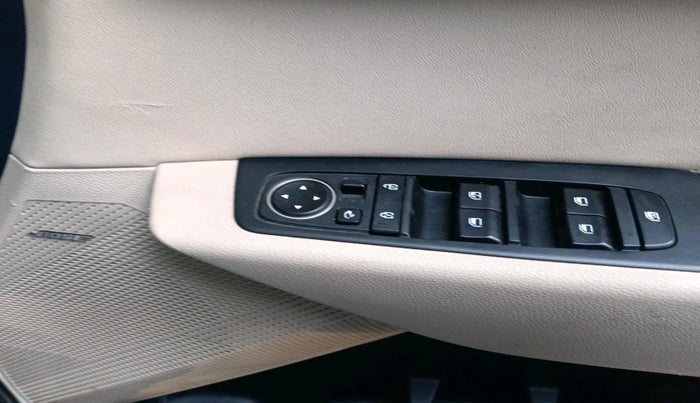 2023 KIA CARENS LUXURY PLUS 1.5 DIESEL AT 7 STR, Diesel, Automatic, 49,113 km, interior