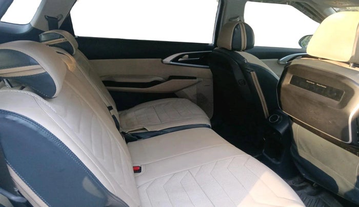 2023 KIA CARENS LUXURY PLUS 1.5 DIESEL AT 7 STR, Diesel, Automatic, 49,113 km, interior