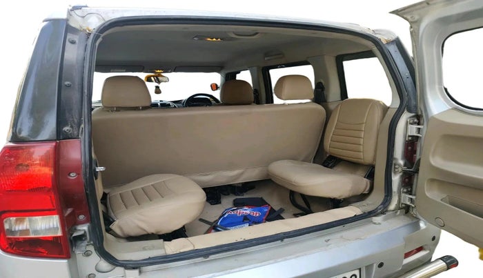 2017 Mahindra TUV300 T8, Diesel, Manual, 66,625 km, interior