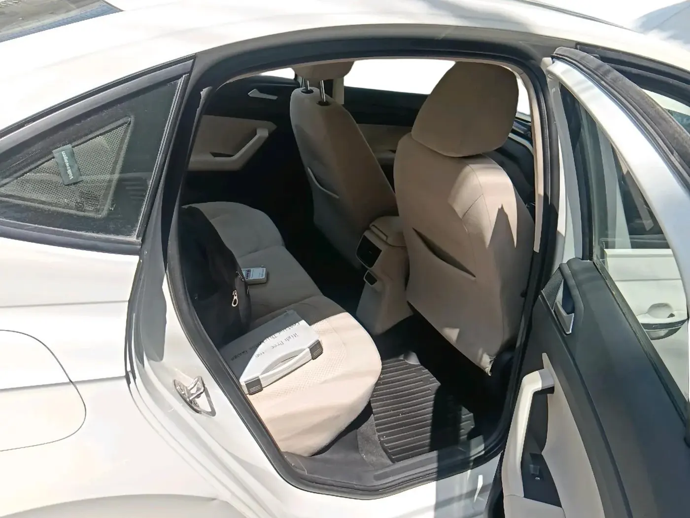 2022 Volkswagen VIRTUS HIGHLINE TSI 1.0 AT, Petrol, Automatic, 35,997 km, interior