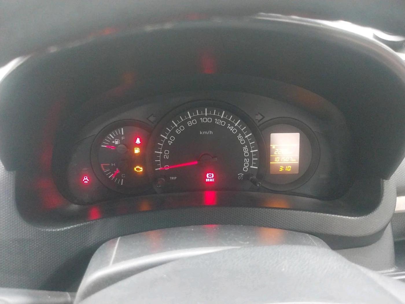 2017 Maruti Swift LXI (O), CNG, Manual, 1,01,507 km, interior