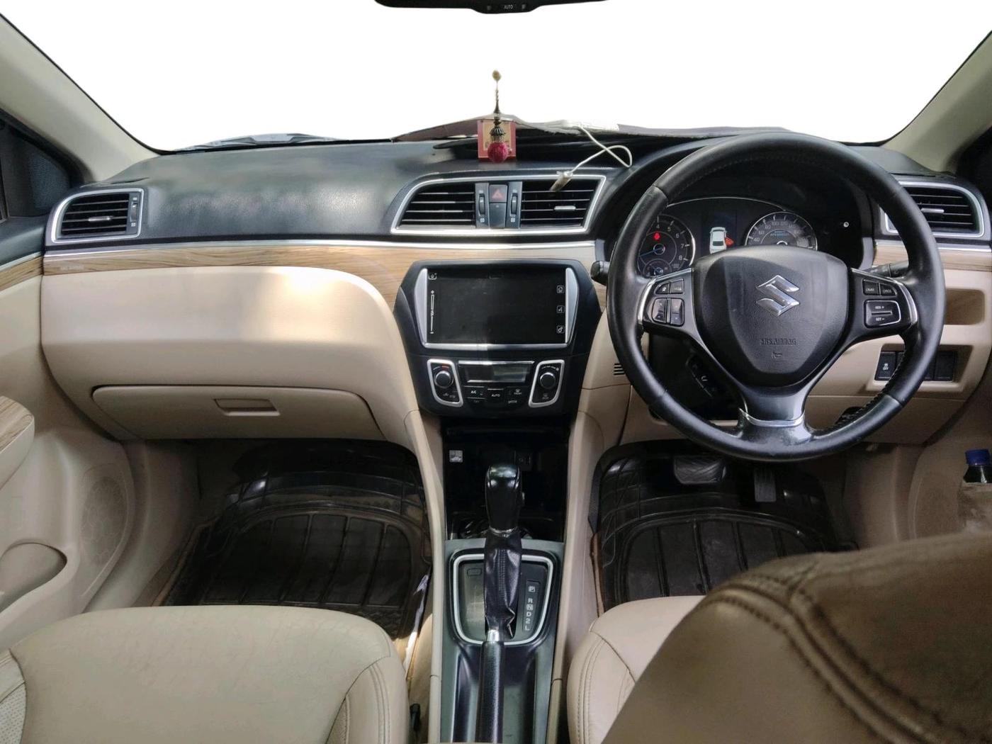 2019 Maruti Ciaz ALPHA  AT 1.5 SHVS PETROL, Petrol, Automatic, 1,71,012 km, interior