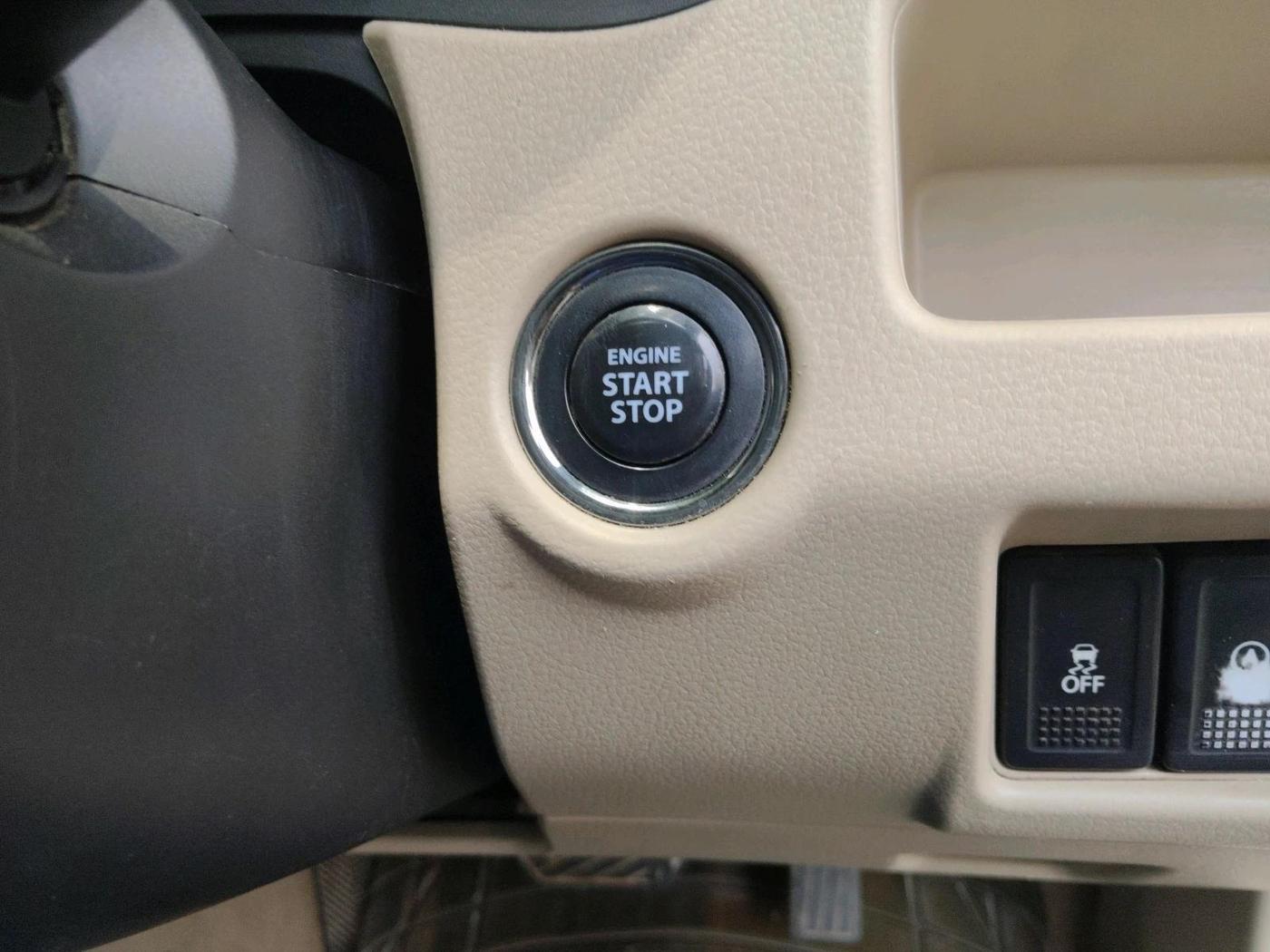 2019 Maruti Ciaz ALPHA  AT 1.5 SHVS PETROL, Petrol, Automatic, 1,71,012 km, interior