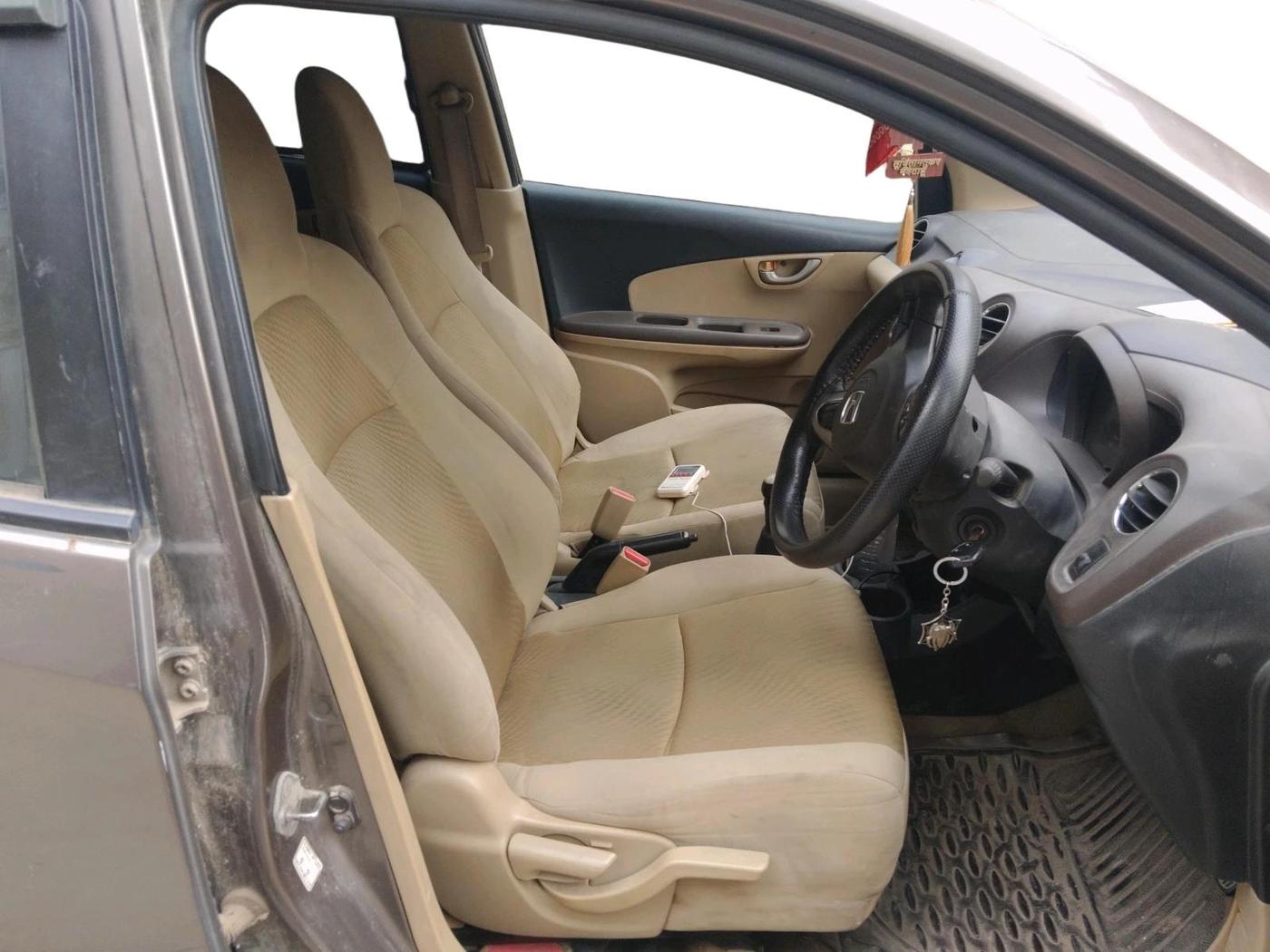 2013 Honda Amaze 1.2L I-VTEC S, CNG, Manual, 83,184 km, interior