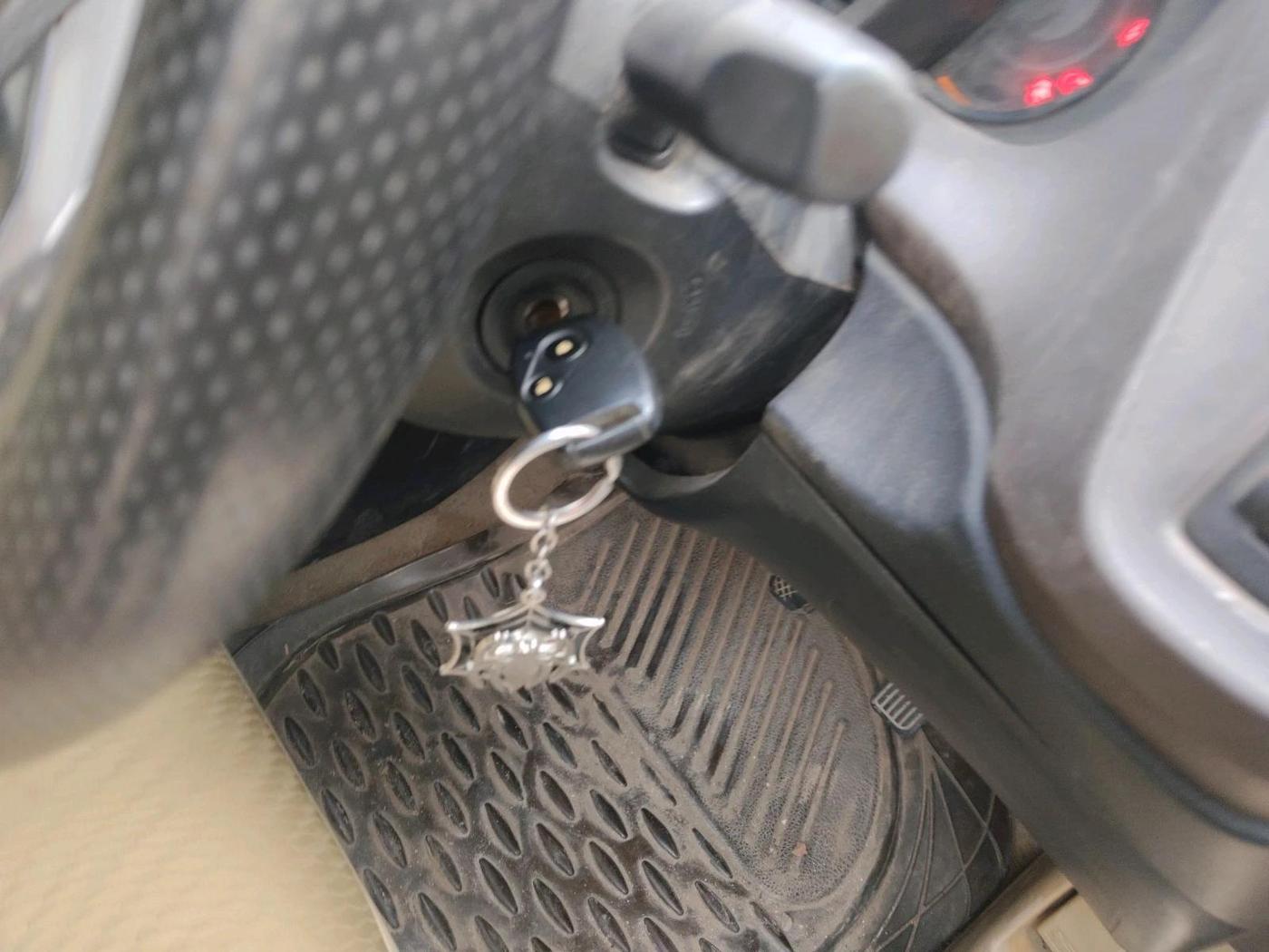 2013 Honda Amaze 1.2L I-VTEC S, CNG, Manual, 83,184 km, interior