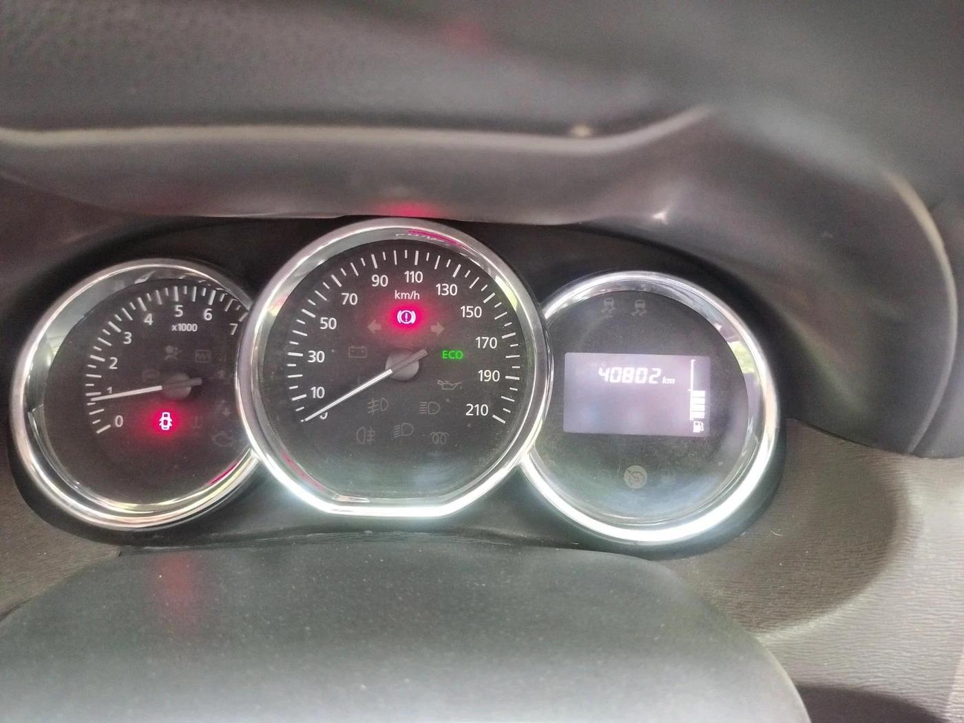 2017 Nissan Terrano XL (P), Petrol, Manual, 40,802 km, interior
