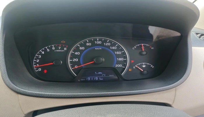 2016 Hyundai Grand i10 SPORTZ 1.2 KAPPA VTVT, CNG, Manual, 1,91,191 km, interior