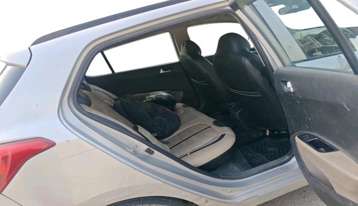 2016 Hyundai Grand i10 SPORTZ 1.2 KAPPA VTVT, CNG, Manual, 1,91,191 km, interior