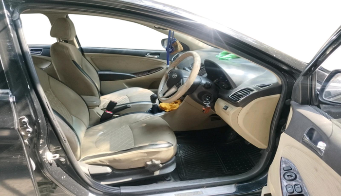 2011 Hyundai Verna FLUIDIC 1.6 VTVT SX, CNG, Manual, 3,46,982 km, interior