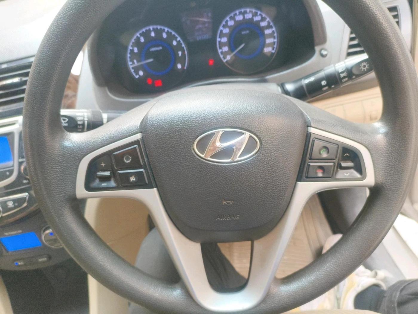 2011 Hyundai Verna FLUIDIC 1.6 VTVT SX, Petrol, Manual, 69,144 km, interior