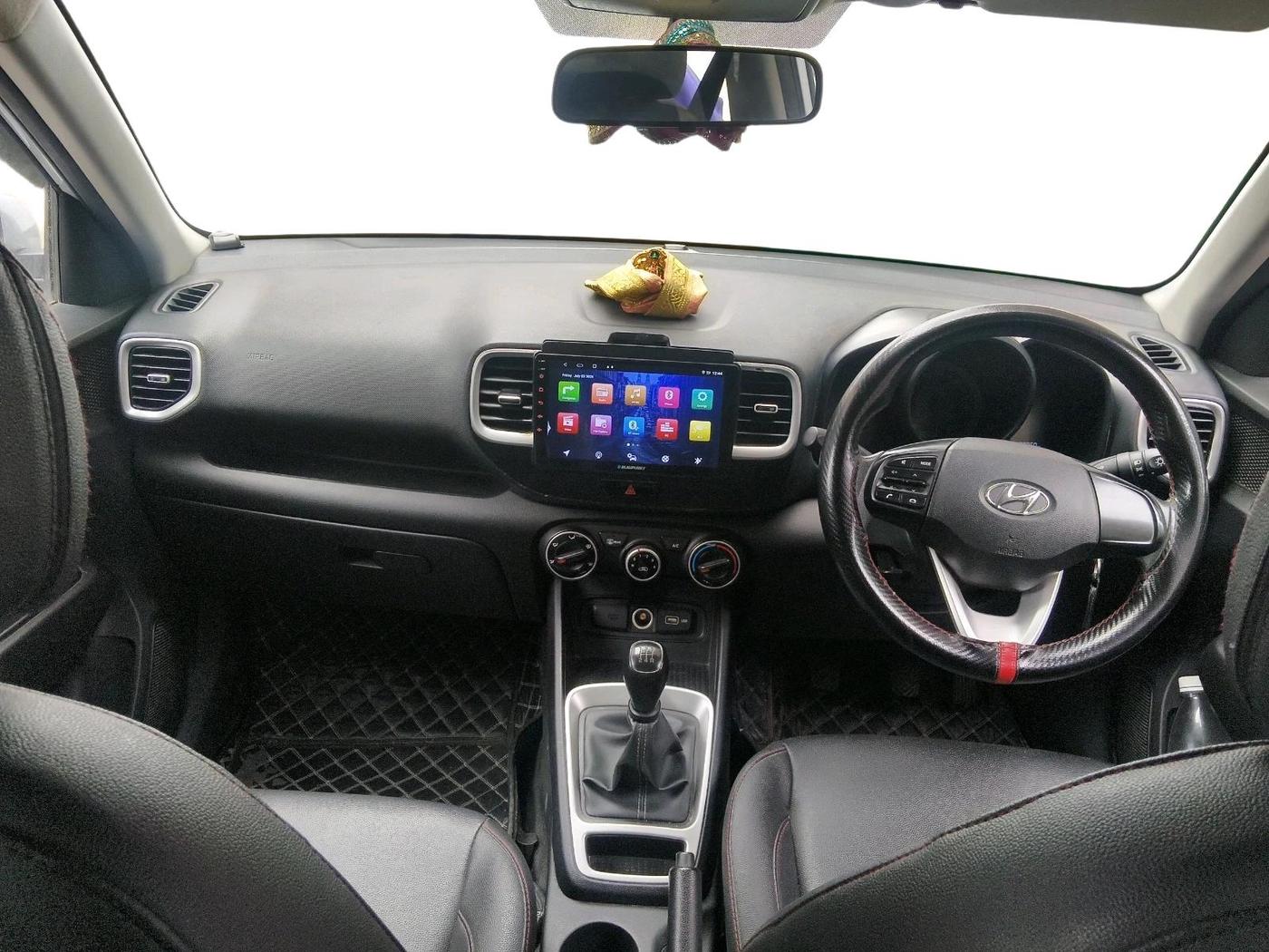 2022 Hyundai VENUE S 1.2, Petrol, Manual, 50,050 km, interior