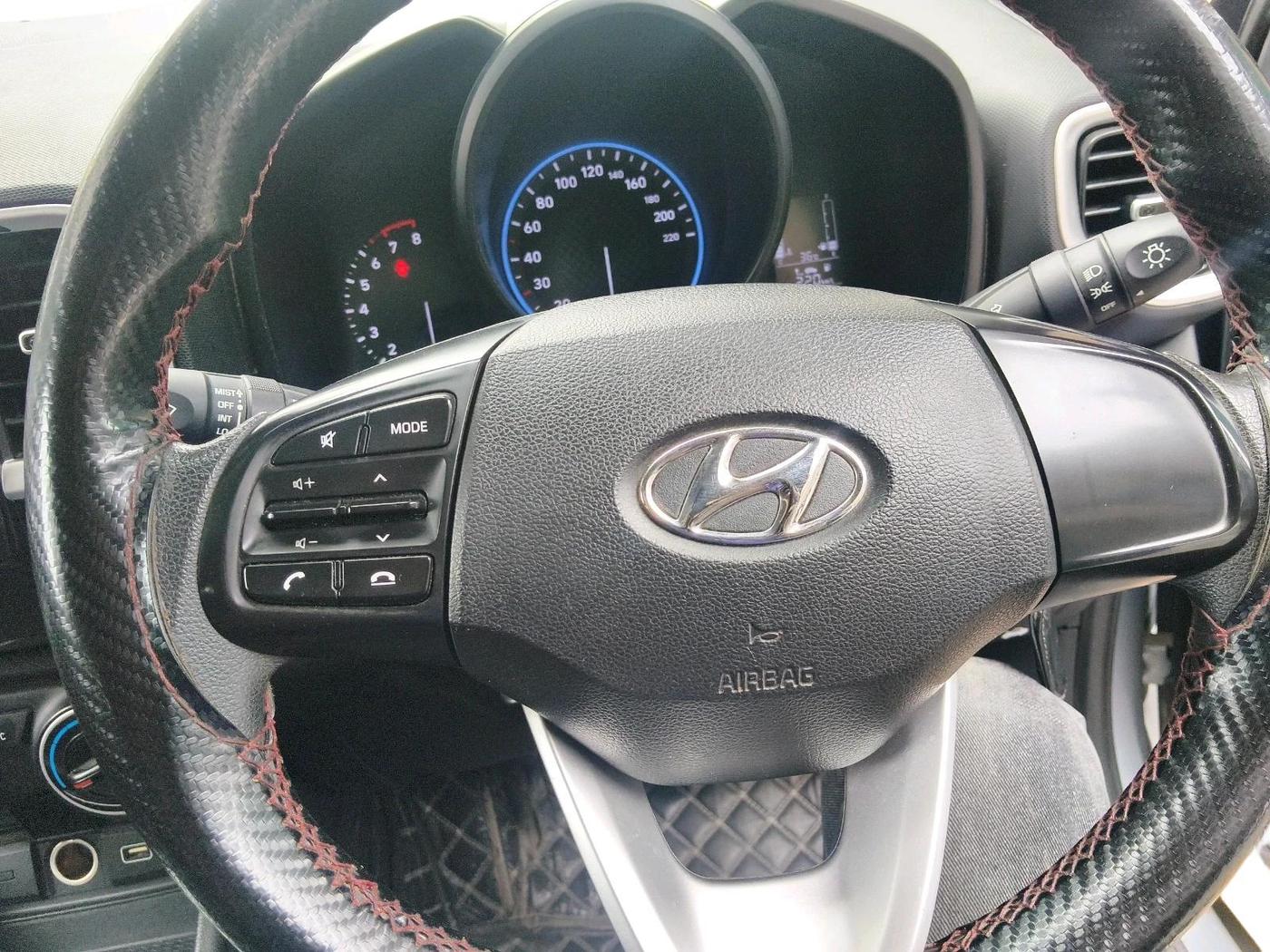 2022 Hyundai VENUE S 1.2, Petrol, Manual, 50,050 km, interior