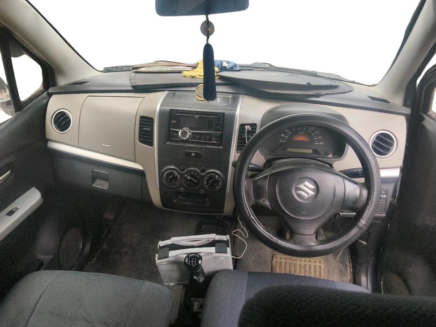 2013 Maruti Wagon R 1.0 LXI CNG, CNG, Manual, 95,417 km, interior