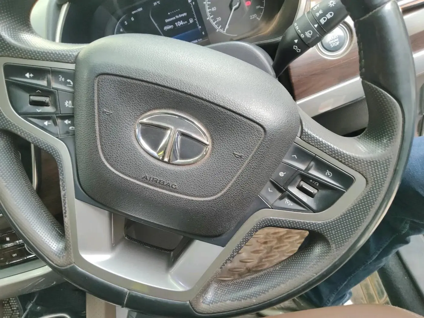 2020 Tata Harrier XZA PLUS 2.0L, Diesel, Automatic, 67,966 km, interior