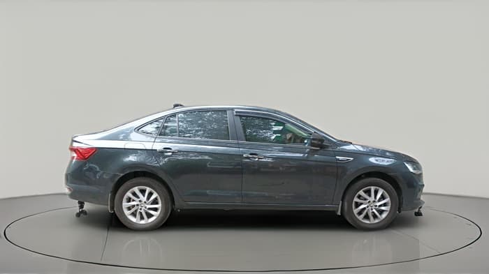 2025 Skoda SLAVIA Signature 1.0L TSI MT, Petrol, Manual, 6,602 km, exterior