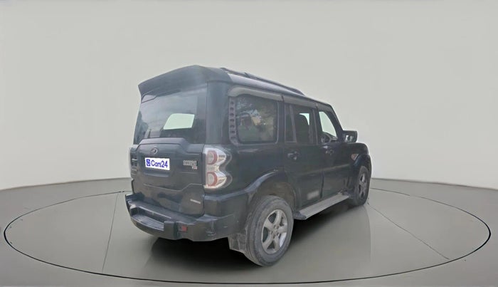 2017 Mahindra Scorpio S4 PLUS 1.99 INTELLI-HYBRID, Diesel, Manual, 98,489 km, exterior