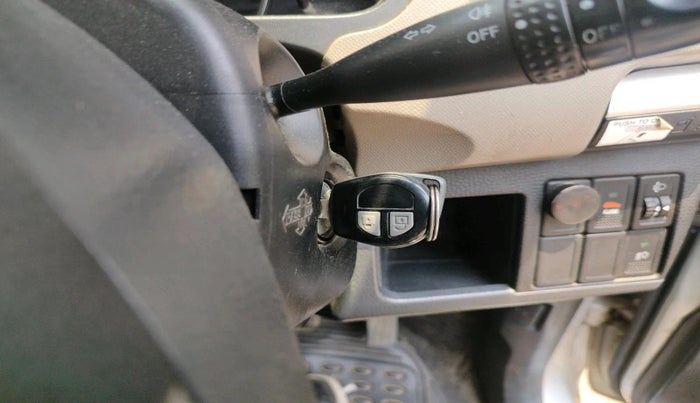 2013 Maruti Wagon R 1.0 VXI, CNG, Manual, 1,49,991 km, interior