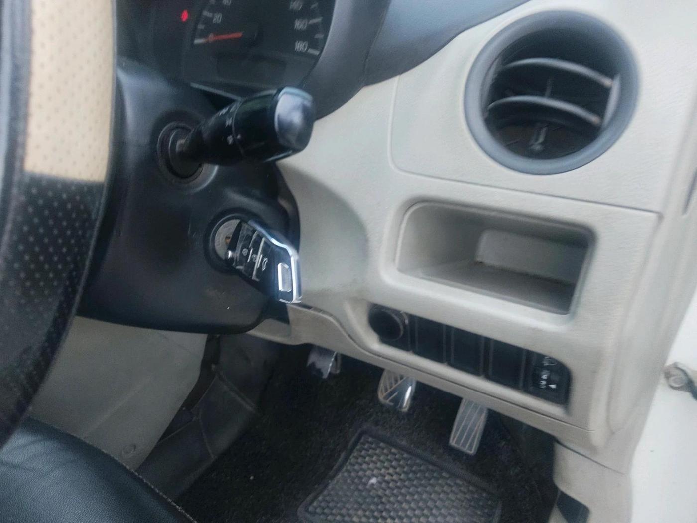 2014 Maruti Celerio LXI, CNG, Manual, 1,62,937 km, interior