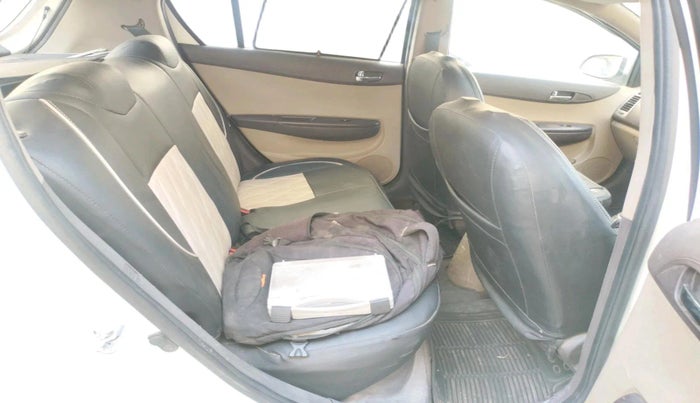 2011 Hyundai i20 MAGNA 1.2, CNG, Manual, 1,45,323 km, interior