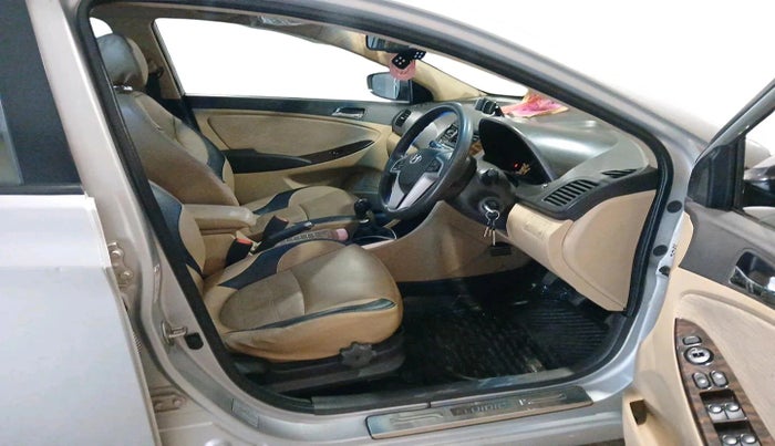 2013 Hyundai Verna FLUIDIC 1.6 VTVT SX, Petrol, Manual, 54,000 km, interior