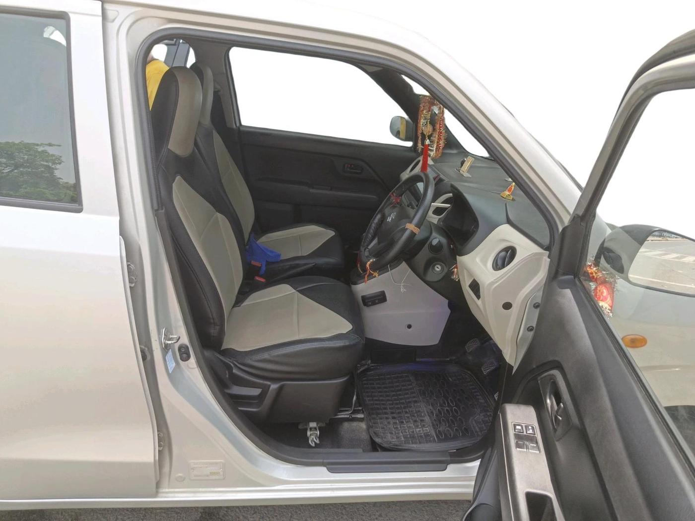 2019 Maruti New Wagon-R LXI 1.0, Petrol, Manual, 10,812 km, interior