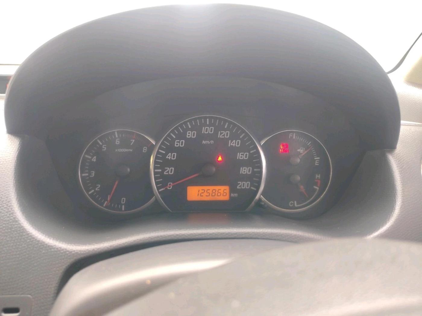 2011 Maruti Swift VXI, CNG, Manual, 1,25,866 km, interior
