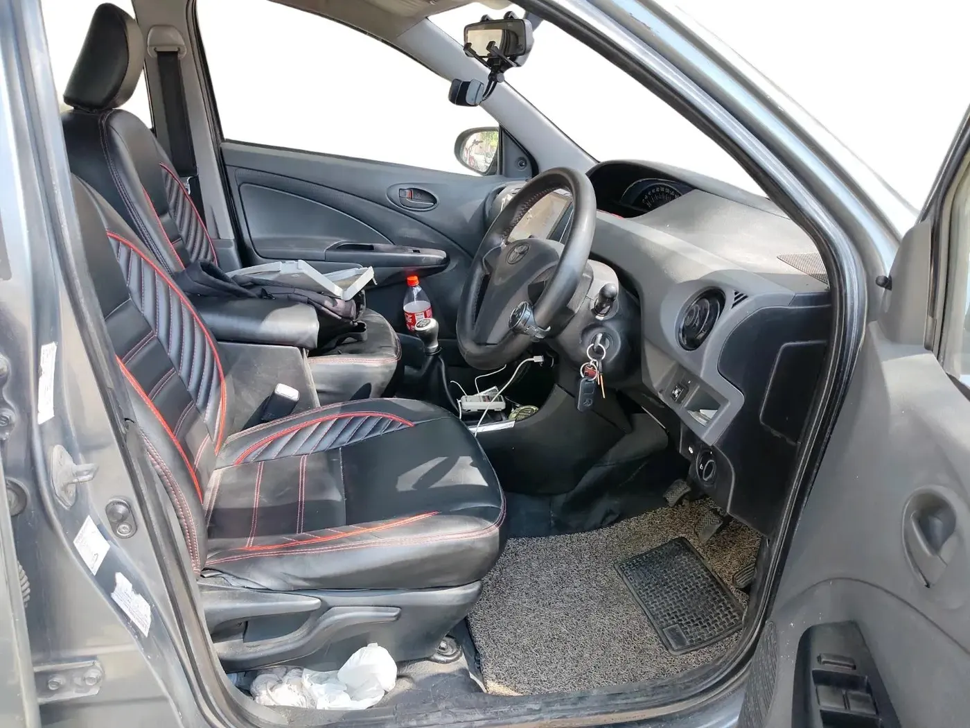 2013 Toyota Etios G, CNG, Manual, 95,110 km, interior
